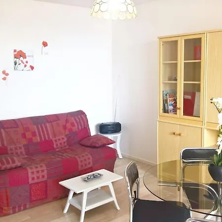 Flat Up To 5 With Terrace Ouest * Nice
