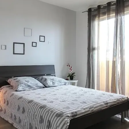 Apartment Flat Up To 5 With Terrace Ouest