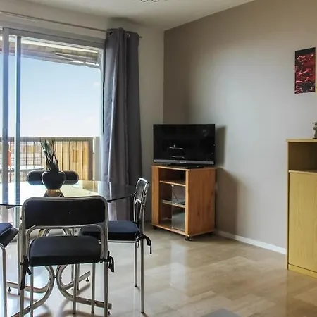 Flat Up To 5 With Terrace Ouest